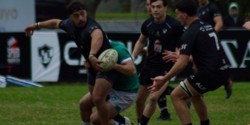 Universitario mostró su mejor cara y volvió al triunfo ante Hurling